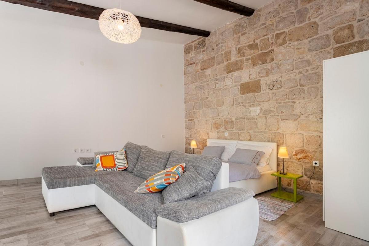 Apartments Martinis Vis Ngoại thất bức ảnh