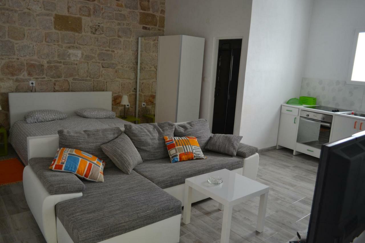 Apartments Martinis Vis Ngoại thất bức ảnh