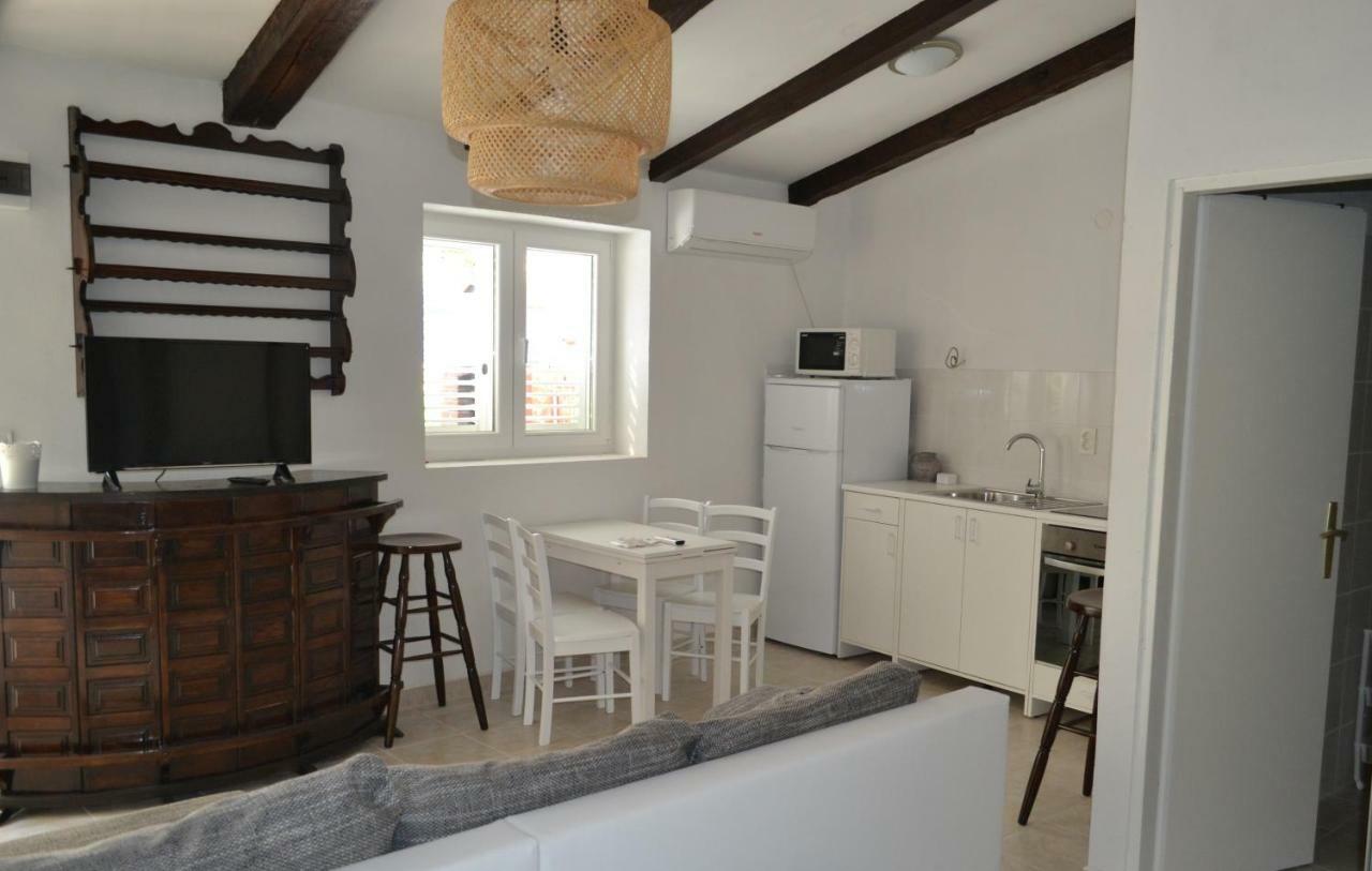 Apartments Martinis Vis Ngoại thất bức ảnh