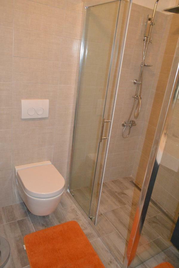 Apartments Martinis Vis Ngoại thất bức ảnh
