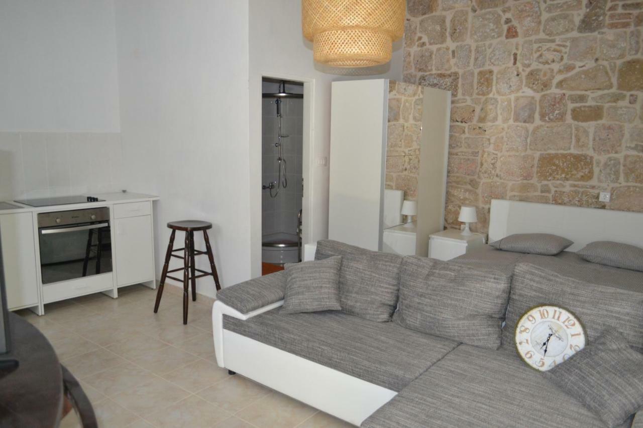 Apartments Martinis Vis Ngoại thất bức ảnh